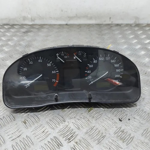 VW PASSAT B5 3B2 Kombiinstrument 88311245 1.60 Petrol 74kw 1997 15087377