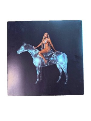 Beyonce - RENAISSANCE (180g Vinyl 2 LP + Poster + Booklet) lightly used  !!!