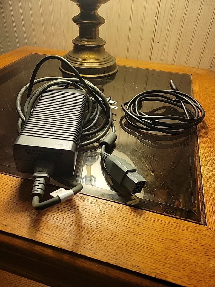 Consola Xbox 360 con disco duro de 120 GB con características adicionales (Msg para más detalles) Foto 2 de 4