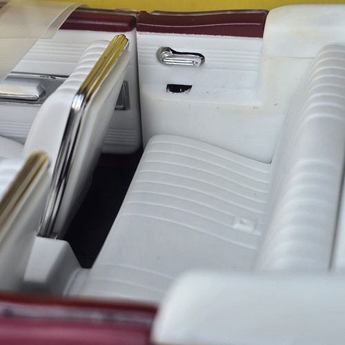Road Signature Red 1966 Mercury Cyclone GT Convertible 1:18 Scale White Interior - Picture 10 of 14