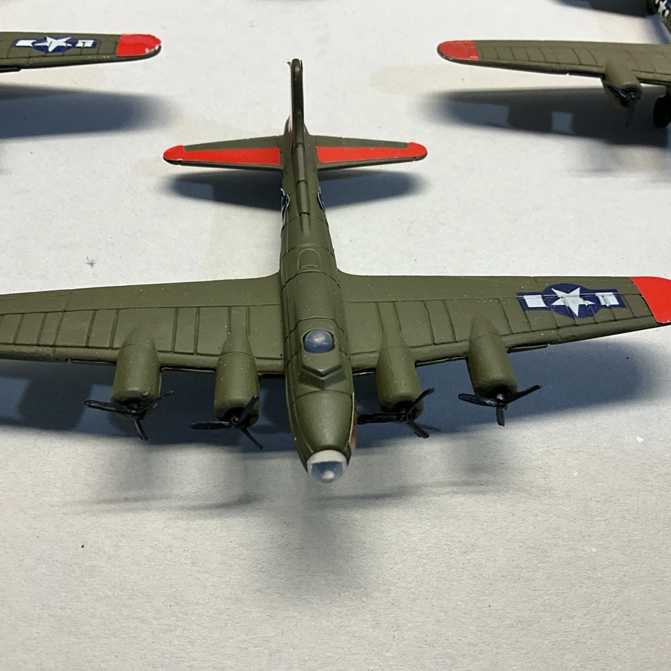 Road Champs Flyers B-17 Bomber SALLY ANN" SEGUNDA GUERRA MUNDIAL Die-Cast Juego de 4 Foto 4 de 4