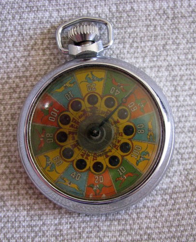SCARCE PATTERN MECHANICAL GAMBLING DEVICE VINTAGE POCKET SIZE WATCH 12 DOGS