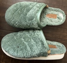 Olukai Women  s Pupu Mua Genuine Shearling Scuff Slipper Sage Green sz 7 37