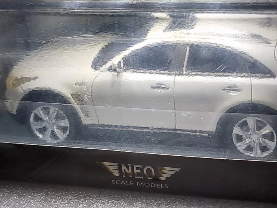 NEO SCALE MODELS - INFINITI - FX50S 2010 (855) - Bild 2 von 4