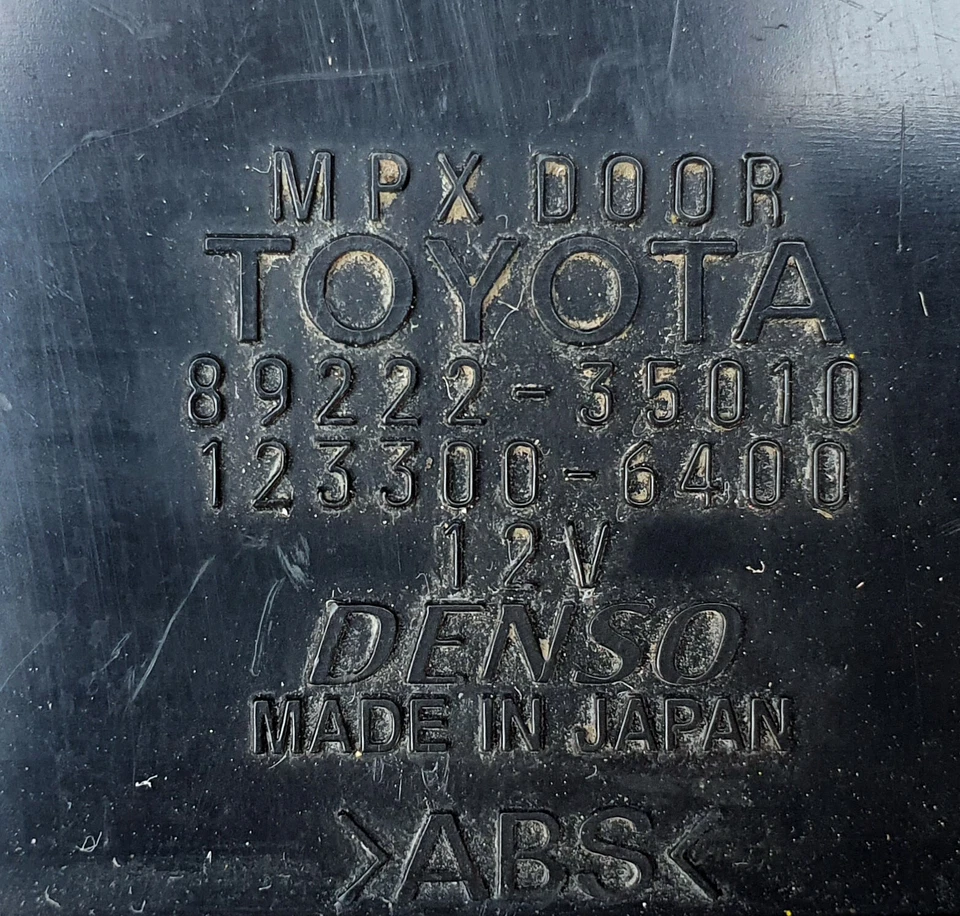 Módulo de control multiplexado puerta levadiza Toyota 4runner 2003-2009 89222-35010 Foto 2 de 4