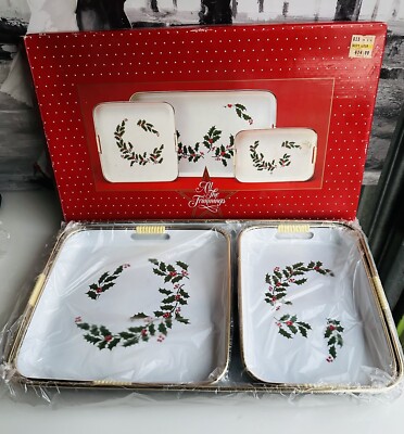 VTG Macys All The Trimmings Japan 3 pcs Lacquer Tray Set Christmas Holly Berries