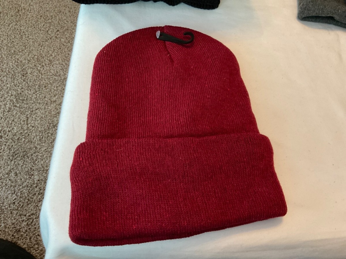 UGG AUSTRALIA LOGO KNIT CUFF BEANIE/ HAT~PORT~ONE SIZE~RED  display picture 2