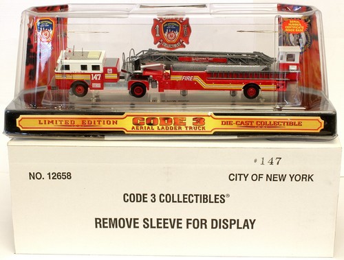 Code 3 TDA - FDNY New York Ladder 147 (12658-0147)
