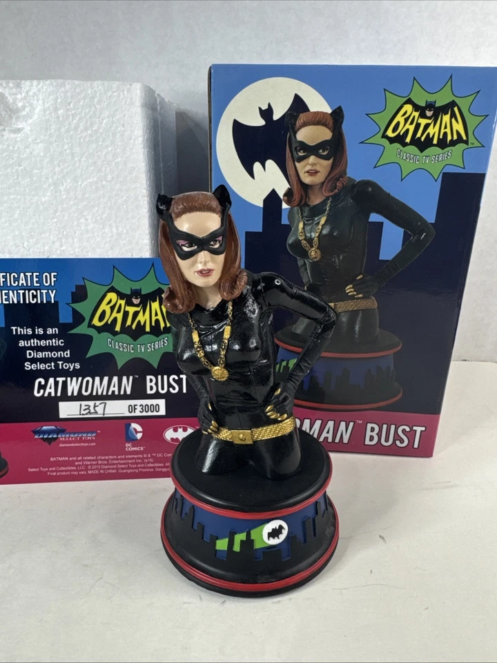 Busto Catwoman Classic 1966 Batman TV Show Diamond Select 1357/3000 - Imagem 2 de 4