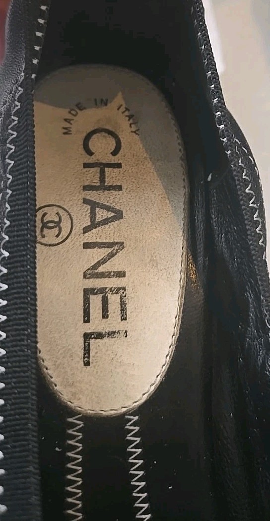 Authentic Chanel Leather Escarpin Cap Toe Pumps CC Logo Size 37.5 Black White thumbnail 17