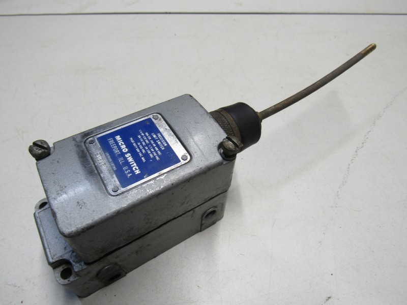 Micro Switch 208LS1 LIMIT SWITCH  WOBBLE Finger 18PA1 BASE HONEYWELL