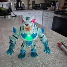 Mr Beast Cryo Lab Mystery Collector Action Figure Light & Sound Tiger Light Blue