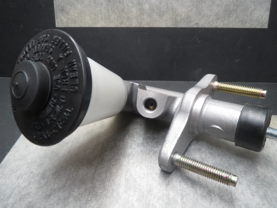 Cilindro maestro de embrague para Toyota Corolla Geo Prizm hecho en Japón - ¡Envío rápido! Foto 4 de 4