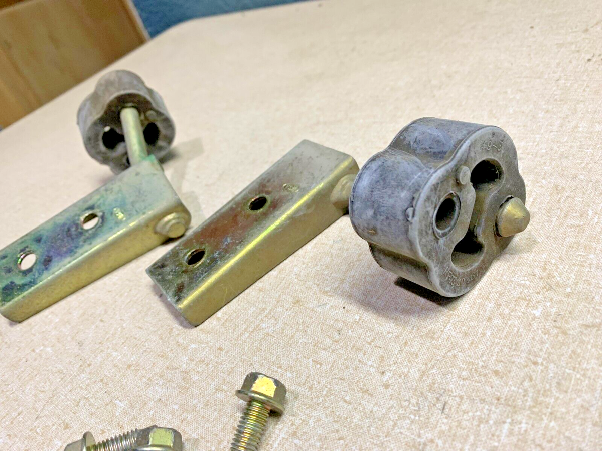 1998 99 00 01 02 03 FORD ESCORT ZX2 EXHAUST HANGERS & BRACKETS