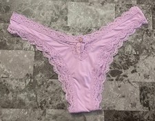 VICTORIA'S SECRET M LAVENDER SMOOTH LACE PINK ROSE APPLIQUE BRAZILIAN PANTIES