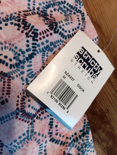 Strictly Scrubs Stretch Top Womens M Pink Geometric V Neck Zip Pockets NWT - Picture 3 of 7