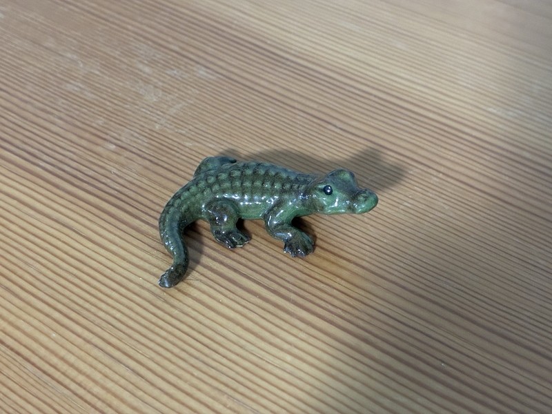 Hagen Renaker ALLIGATOR MAMA #A-852