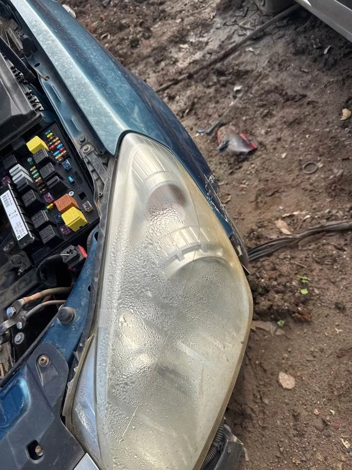 2006 Holden Astra AH Right Drivers Headlight H Series #B729 - image 3 of 4