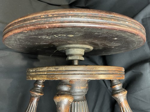 Antique Piano/Organ Stool W/claw Feet Holding Green Glass Balls - Picture 15 of 15