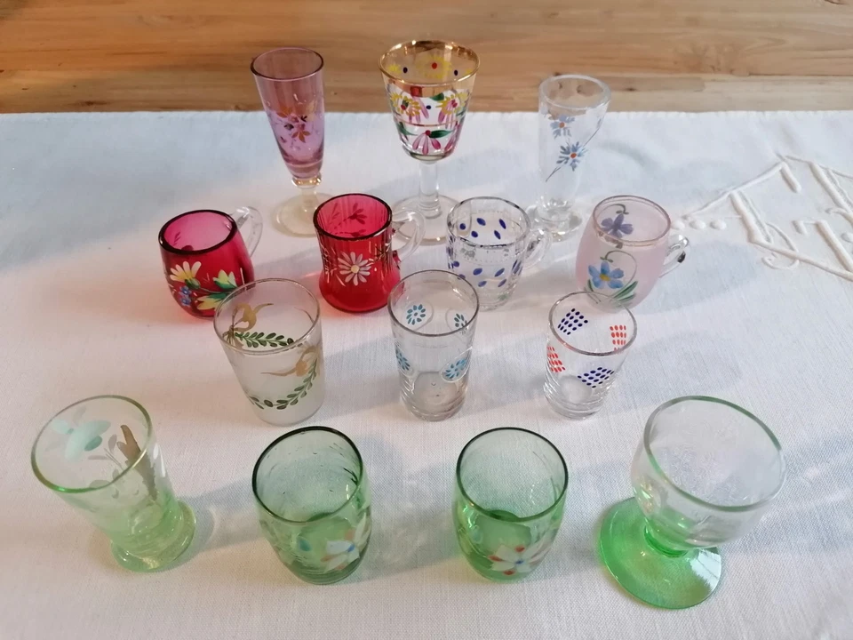 Lot De 14 Petits Verres Anciens Émaillés à Liqueur Dont 2 Effet Ouraline - Photo 2/4