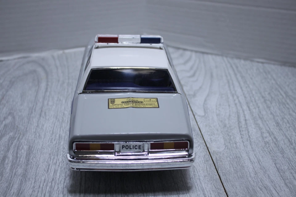 JIM BEAM GRIS STATE TROOPER COCHE WHISKY JARRA VACÍA con Caja Foto 3 de 4