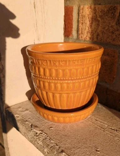 VTG McCoy POTTERY 1961 Art POTTERY Beaded PLANTER Pot  Mustard Orange Color