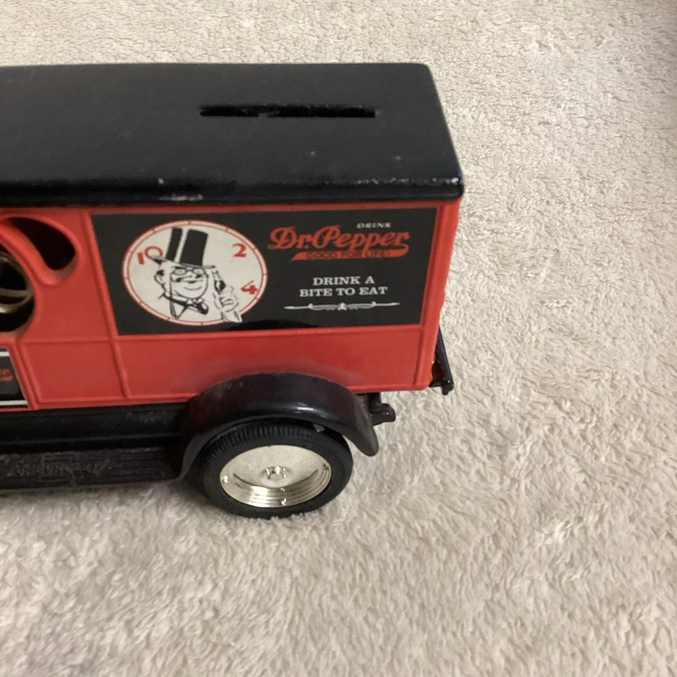 Ertl 1:25  1923 Chevy Delivery Van Die Cast Bank “ Dr Pepper “ Advertising EUC - Image 2 of 4