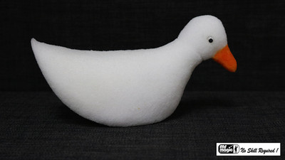 Sponge Ball to Duck by Mr. Magic Zwei Schwammbälle zu Schwammente