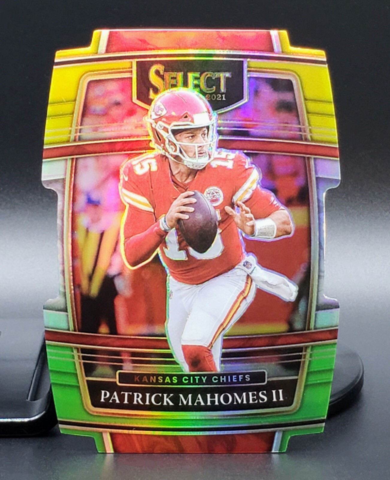 Patrick Mahomes II  (2021) Select Concourse Yellow & Green Die-Cut PRIZM