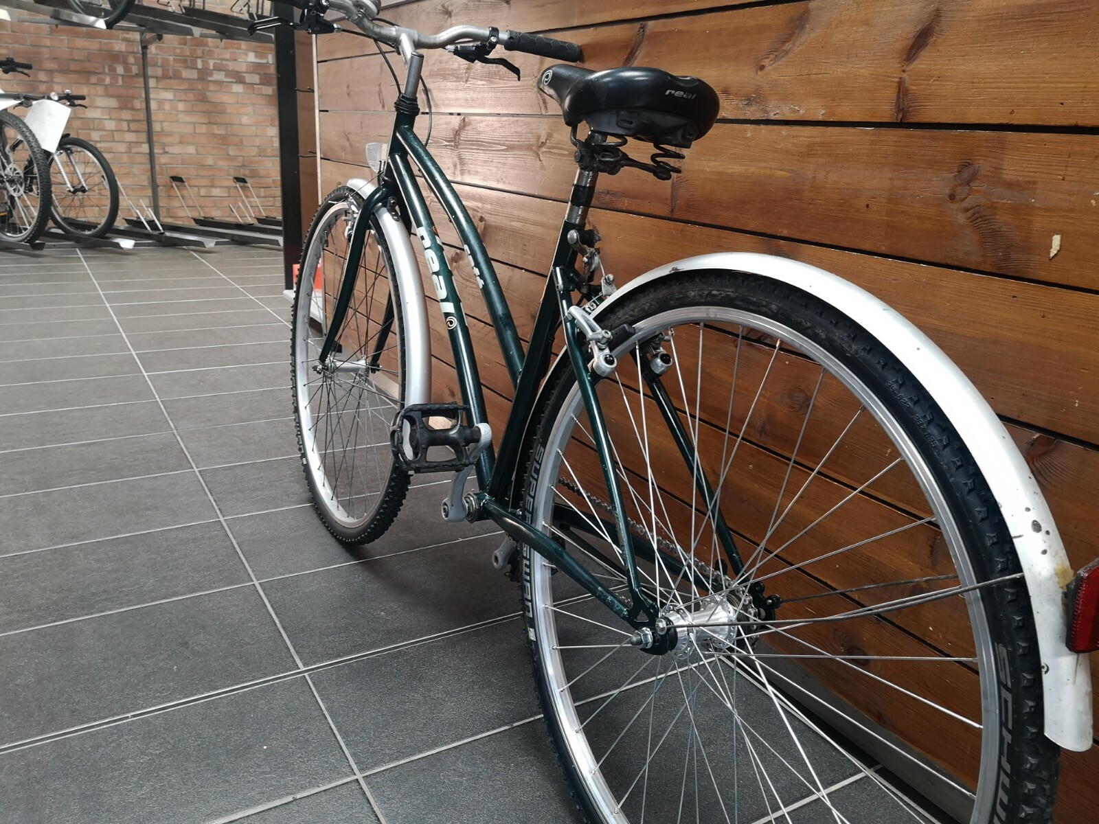 barracuda yellow stripe bike