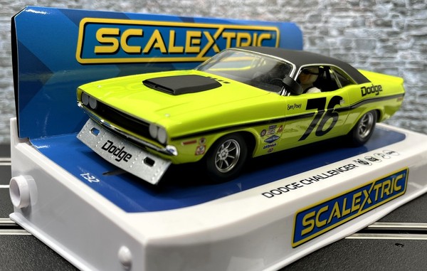 1/32 Slotcar Scalextric Dodge Challenger #76 Sam Posey C4164 NEU OVP DPR-image