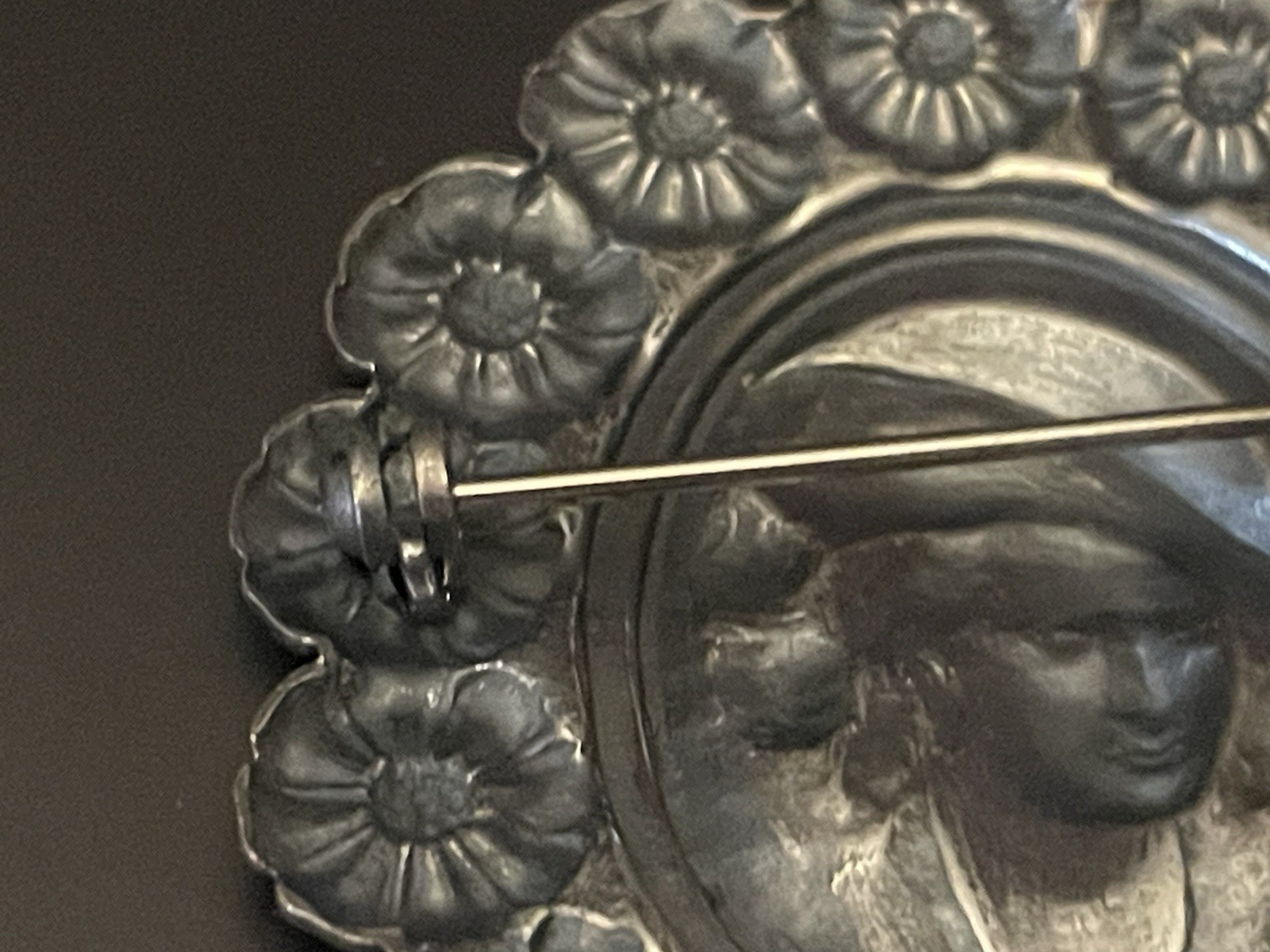 ANTIQUE VICTORIAN Unsigned SOLID BRASS BROOCH PIN… - image 6