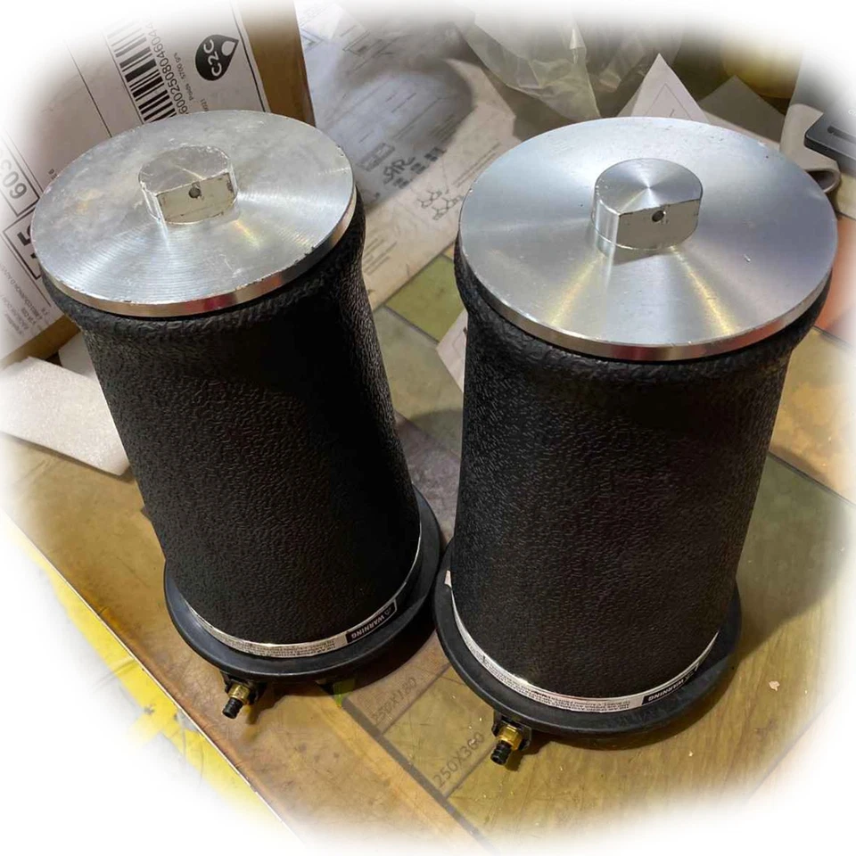 Return 2x Luftfeder Derrière suspension pneumatique ressort pour Range Rover - Photo 1/1