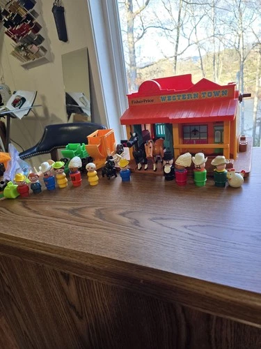 Vintage 1982 Fisher Price Little People Western Town Cowboy Family Play Set #934