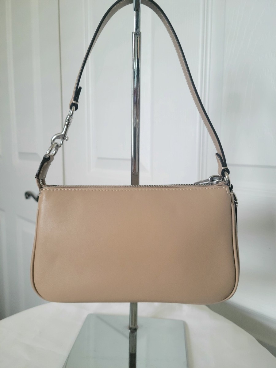 COACH ◇Nolita 19 ミニバッグ  在庫確認下さい CR364 Coach Nolita 19 Taupe Smooth Leather Wristlet Shoulder Bag