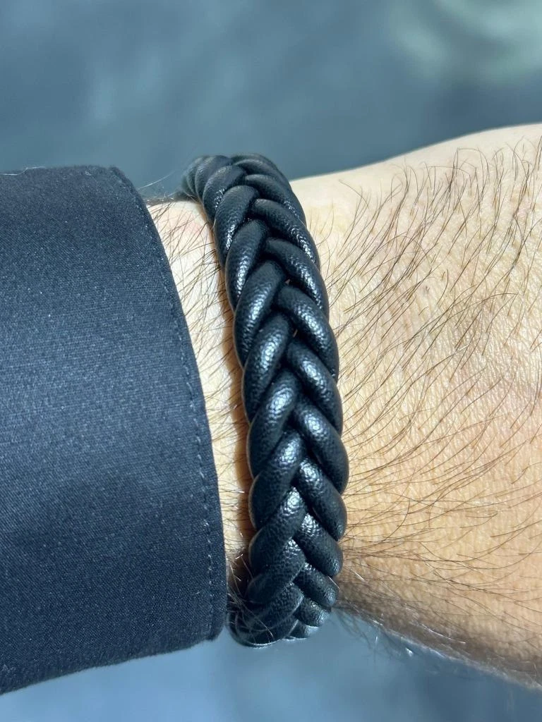 Magnetic lock hotsell bracelet