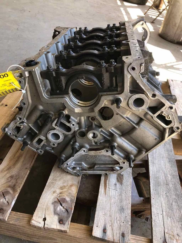 Mercedes Benz CLS500 2006 conjunto de bloque de culata de motor sedán de 5,0 L tracción trasera OEM Foto 4 de 4