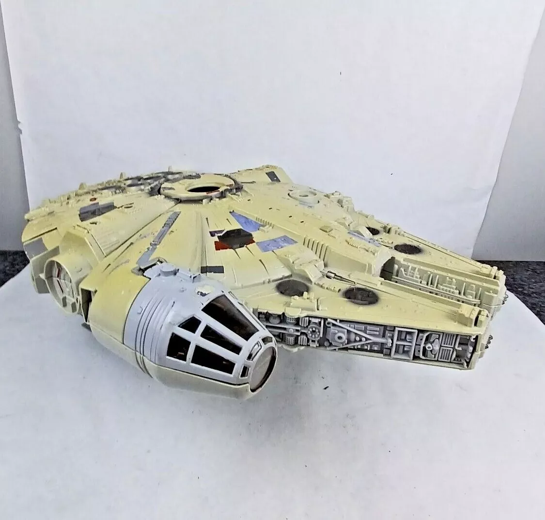 Millennium falcon on sale toy 2004