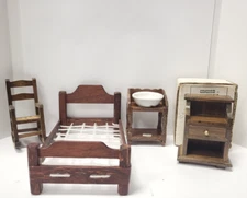 DOLLHOUSE ASSORTED LOT OF CONCORD MINIATURES WOOD BEDROOM FURNITURE