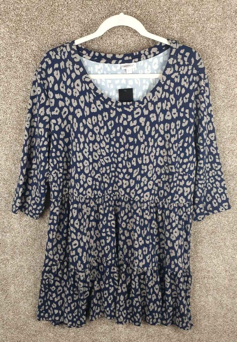 Avenue Tunic Top Womens Plus 26/28 Blue Gray Animal Print 3/4 Sleeve Knit NWT