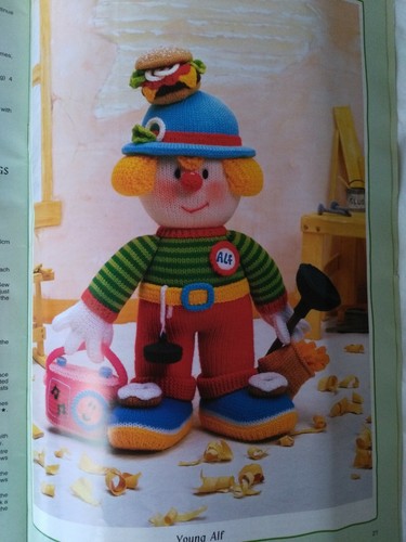 RED NOSE GANG, Part 4, Tradesmen Clowns - Jean Greenhowe Knitting Pattern - NEW - Picture 5 of 5