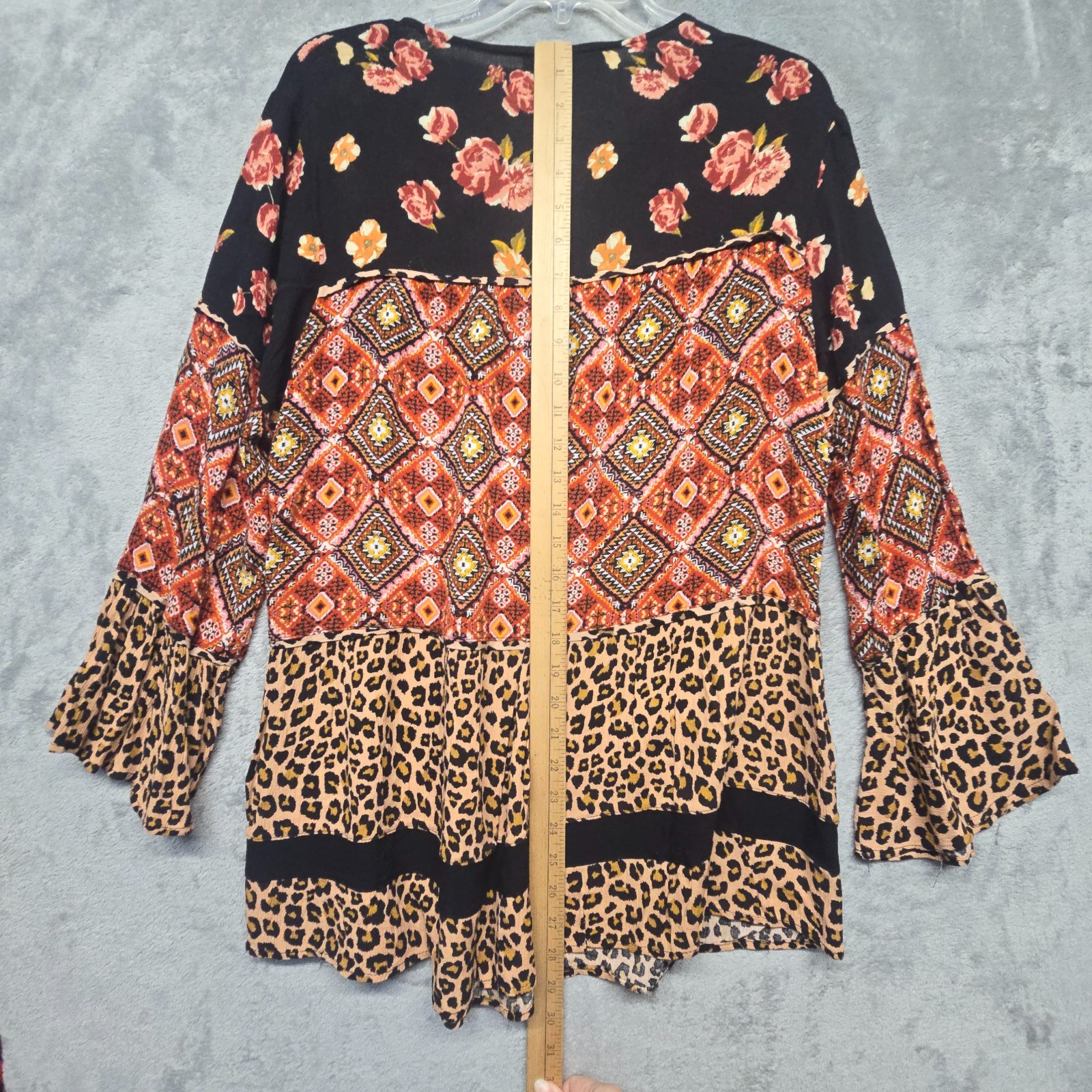 Calessa Top Womens Sz Medium Multi Mixed Print Ti… - image 6