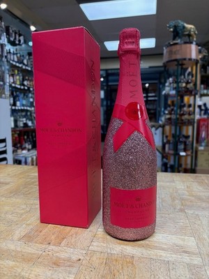 Moet & Chandon Rose EOY 2025 750ml (Glam Edition)