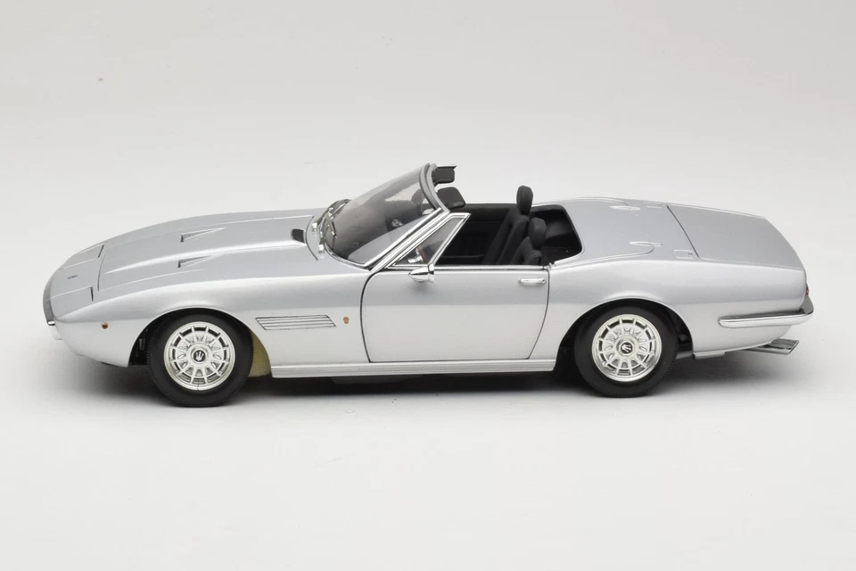 100122330 Maserati Ghibli Spyder Silver Minichamps 1:18 - Photo 4/4