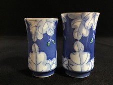 I1982 Japanese Vintage Porcelain Tea Cup Set 2 Blue White Leaf Pattern Signed