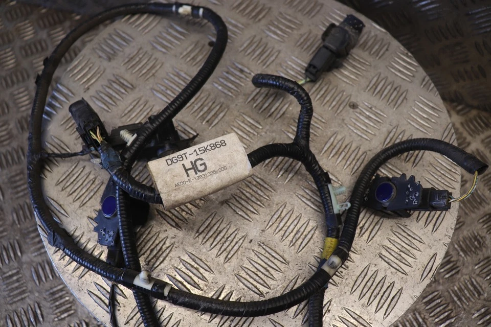 FORD MONDEO HATCHBACK REAR PARKING SENSORS LOOM DEEP IMPACT BLUE 2015-18 EO16V - Image 2 of 4