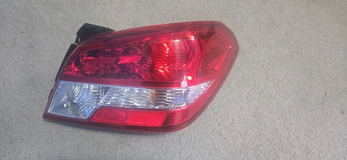 Lámpara Trasera Derecha Para Mitsubishi Mirage G4 2017-2020 - Luz De Freno Roja Transparente