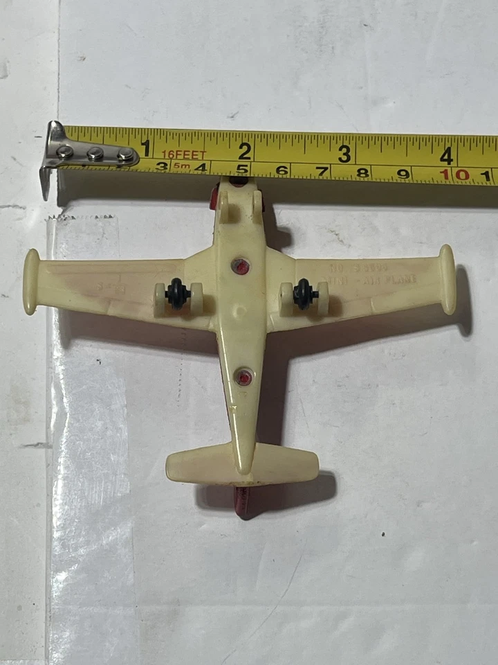 Avión diecast Matchbox Sky Busters SB-19 Piper Comanche rojo Foto 2 de 2