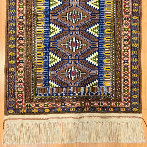 Alfombra de oración de lana marrón hecha a mano de 2'8"x4'3" (86x131 cm) diseño Mushwani Beluch raro - Imagen 5 de 14