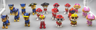 PAW PATROL ACTION FIGURE LOT OF 18 CHASE SKYE MARSHALL ZUMA RUBBLE SPIN MASTER